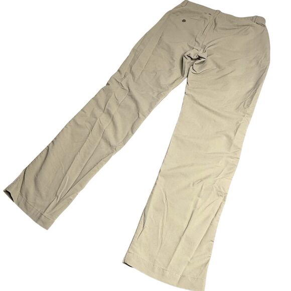 Under‎ Armour Men's Flat Front Straight Leg Chino Pants Khaki Beige Size 32/32 - Picture 2 of 7